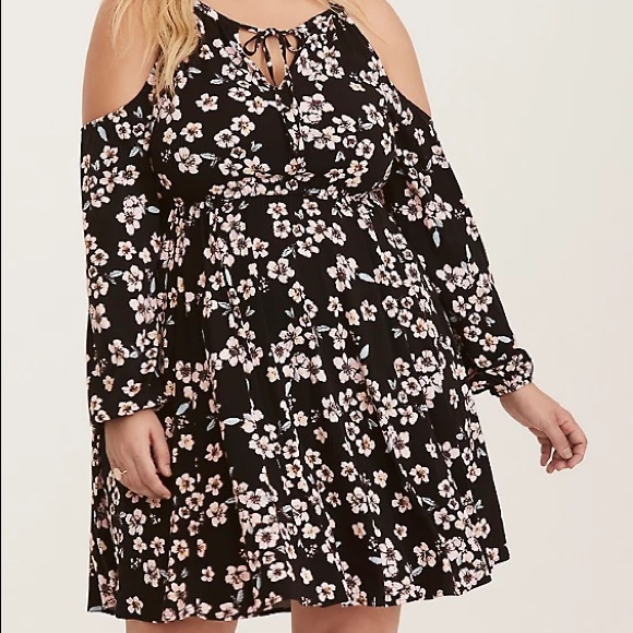 Torrid fit-and-flare dress - READ DESCRIPTION - Picture 2 of 7